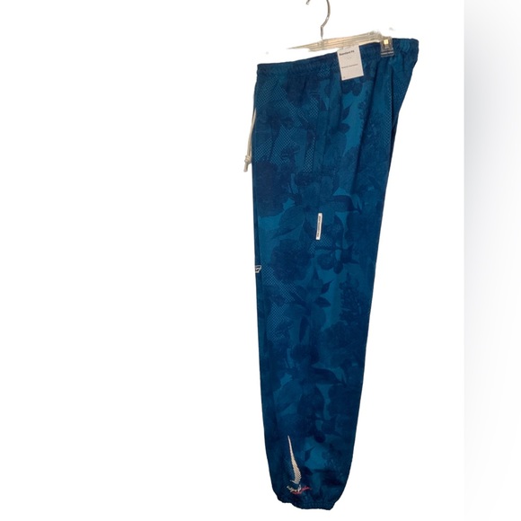 Nike standard issue pants - Picture 2 of 3